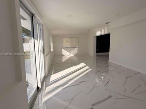 19800 NW Miami Ct, Miami Gardens FL 33169