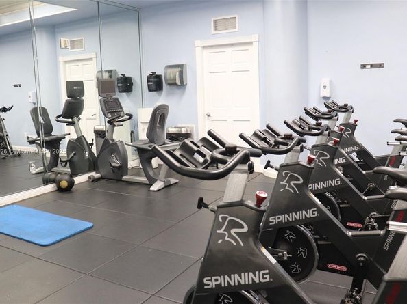5091 NW 7th St 711, Miami FL 33126