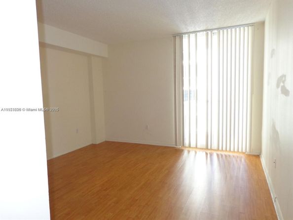 5091 NW 7th St 711, Miami FL 33126