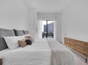 121 NE 34th St L606, Miami FL 33137