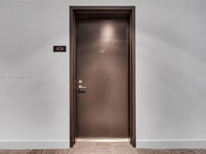 121 NE 34th St L606, Miami FL 33137