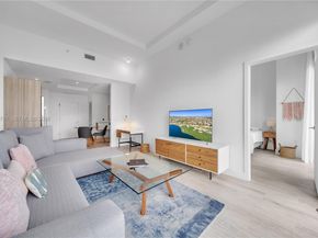 121 NE 34th St L606, Miami FL 33137