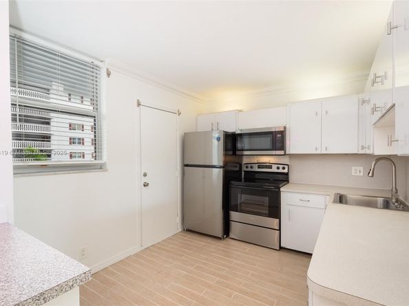 3703 NE 166th St 408, North Miami Beach FL 33160