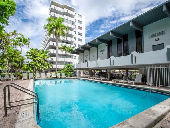 3703 NE 166th St 408, North Miami Beach FL 33160