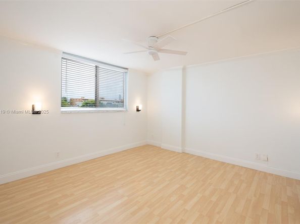 3703 NE 166th St 408, North Miami Beach FL 33160