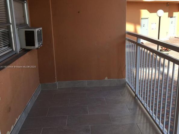 2025 NE 164th St 205, North Miami Beach FL 33162