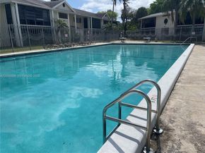 819 NE 199th St 6205, Miami FL 33179