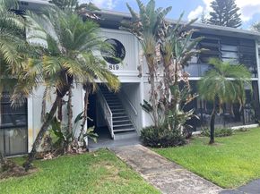 819 NE 199th St 6205, Miami FL 33179