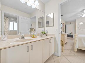 805 Lake Blvd, Weston FL 33326