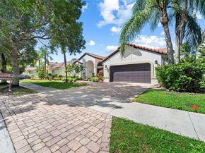 805 Lake Blvd, Weston FL 33326