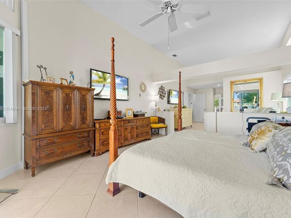 805 Lake Blvd, Weston FL 33326
