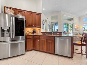 805 Lake Blvd, Weston FL 33326