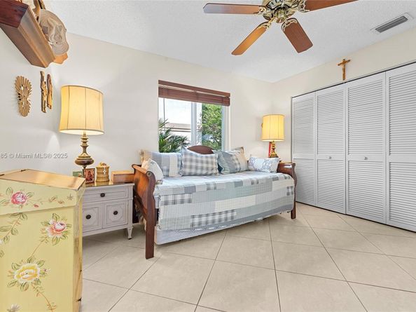 805 Lake Blvd, Weston FL 33326