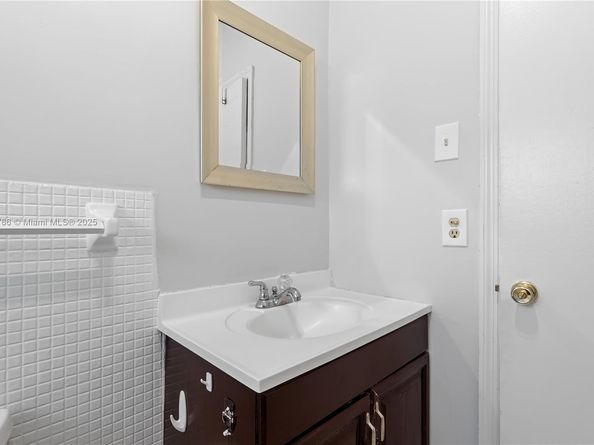 1420 Atlantic Shores Blvd 340, Hallandale Beach FL 33009