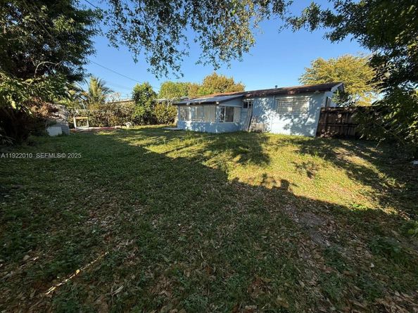 2340 Jamaica Dr, Miramar FL 33023