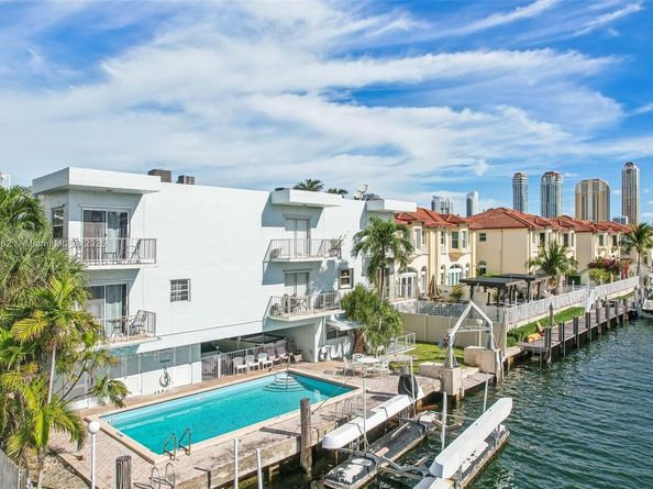 3862 NE 171st St E, North Miami Beach FL 33160