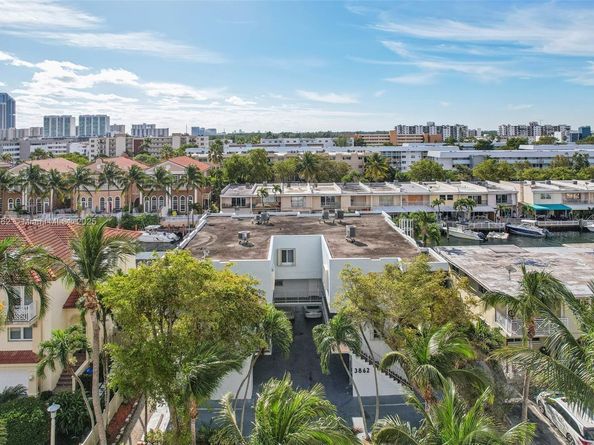 3862 NE 171st St E, North Miami Beach FL 33160