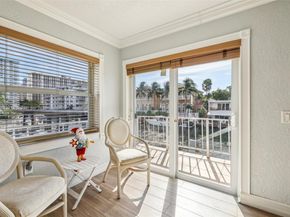 3862 NE 171st St E, North Miami Beach FL 33160