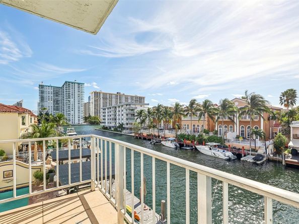 3862 NE 171st St E, North Miami Beach FL 33160