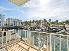 3862 NE 171st St E, North Miami Beach FL 33160