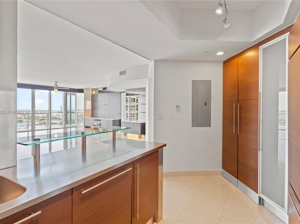 450 Alton Rd 2703, Miami Beach FL 33139