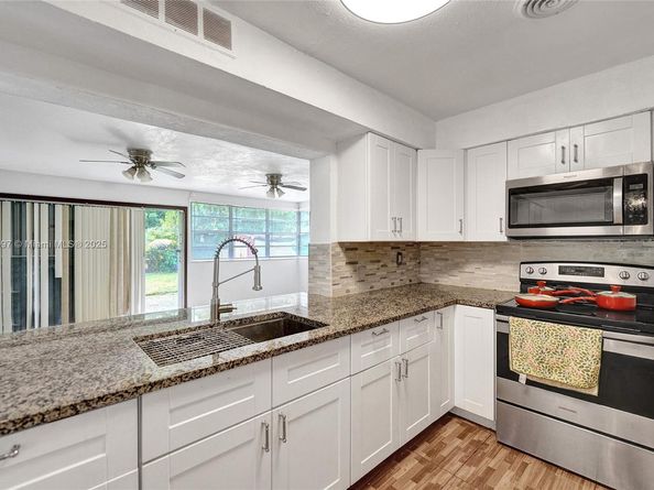 3330 Taft St, Hollywood FL 33021