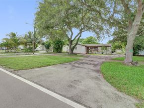 3330 Taft St, Hollywood FL 33021