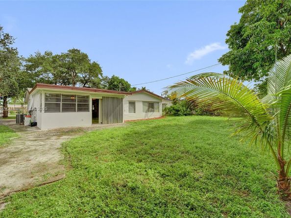 3330 Taft St, Hollywood FL 33021