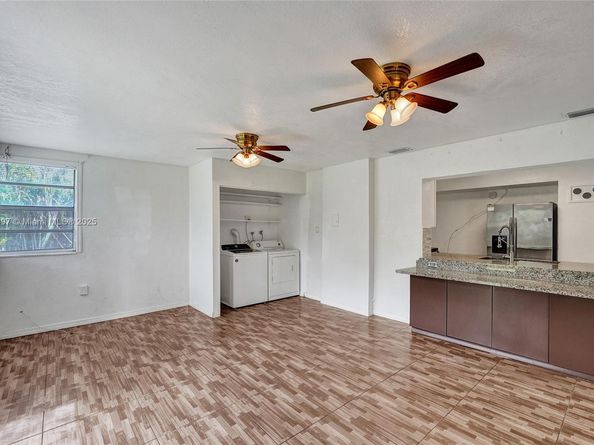 3330 Taft St, Hollywood FL 33021
