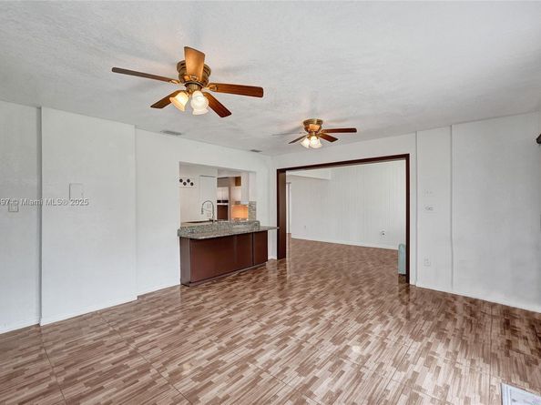 3330 Taft St, Hollywood FL 33021