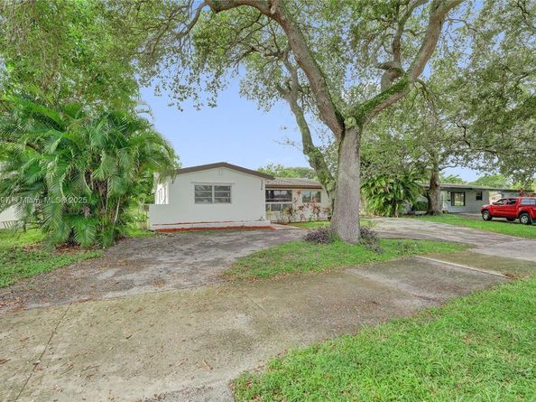 3330 Taft St, Hollywood FL 33021