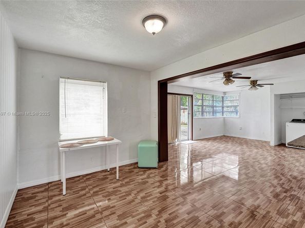 3330 Taft St, Hollywood FL 33021
