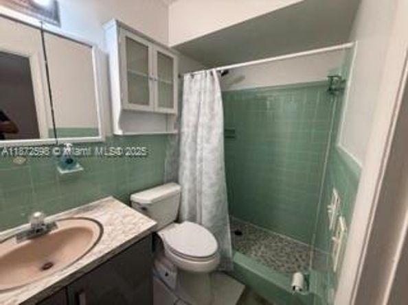 2051 NE 25th Ave, Pompano Beach FL 33062