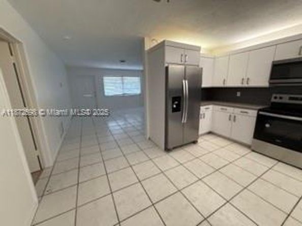 2051 NE 25th Ave, Pompano Beach FL 33062