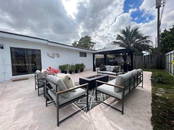 12445 SW 42 St, Miami FL 33175