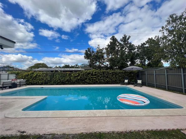 12445 SW 42 St, Miami FL 33175