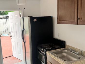 1216 SW 30th Ave