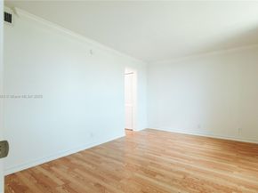 9420 Poinciana Pl 210, Davie FL 33324