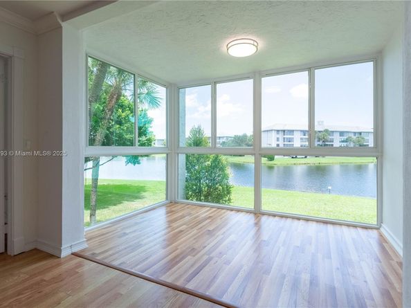 9420 Poinciana Pl 210, Davie FL 33324