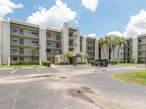 9420 Poinciana Pl 210, Davie FL 33324