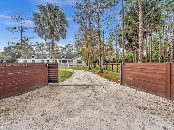 15120 Roberts Way, Loxahatchee FL 33470