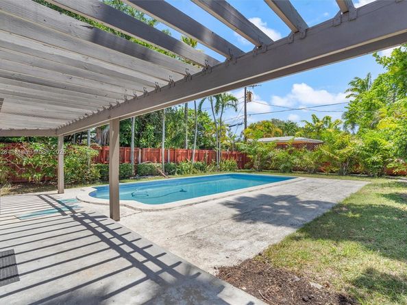 1100 NE 17th Ter, Fort Lauderdale FL 33304