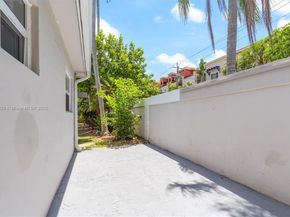 1100 NE 17th Ter, Fort Lauderdale FL 33304