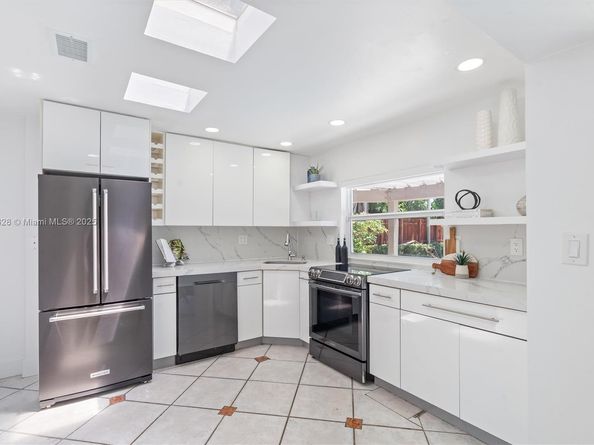 1100 NE 17th Ter, Fort Lauderdale FL 33304