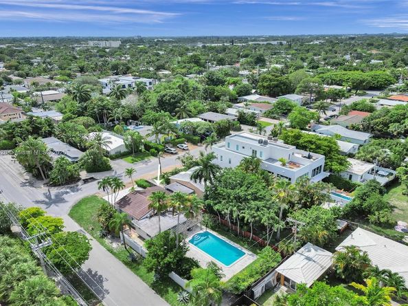 1100 NE 17th Ter, Fort Lauderdale FL 33304