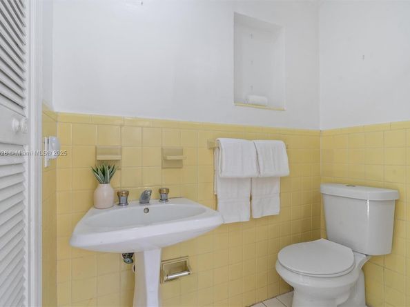 1100 NE 17th Ter, Fort Lauderdale FL 33304