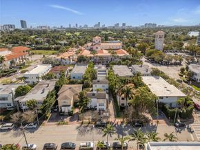 830 W 40th St, Miami Beach FL 33140