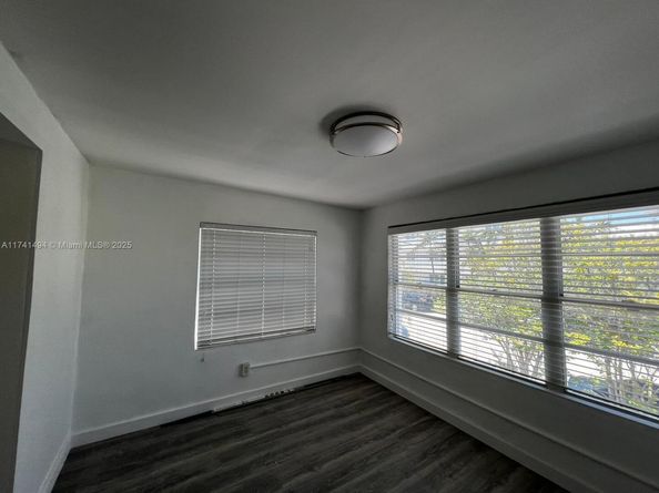 830 W 40th St, Miami Beach FL 33140