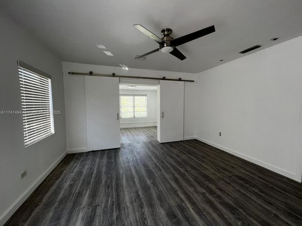 830 W 40th St, Miami Beach FL 33140