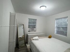 830 W 40th St, Miami Beach FL 33140